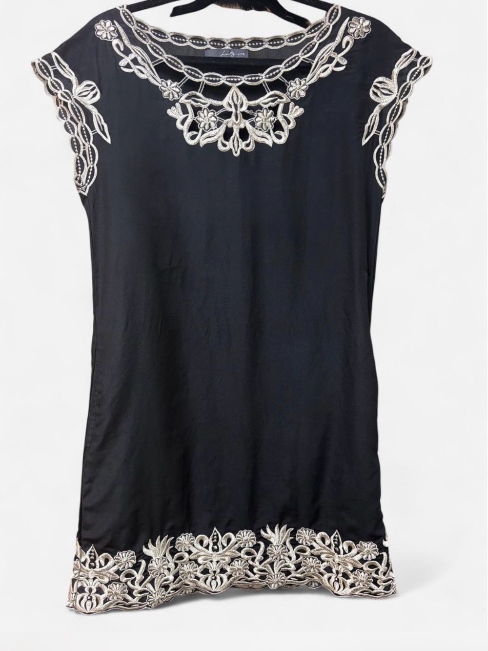 Forever 21 Black Shift Dress with White Floral Embroidery and pockets size Small
